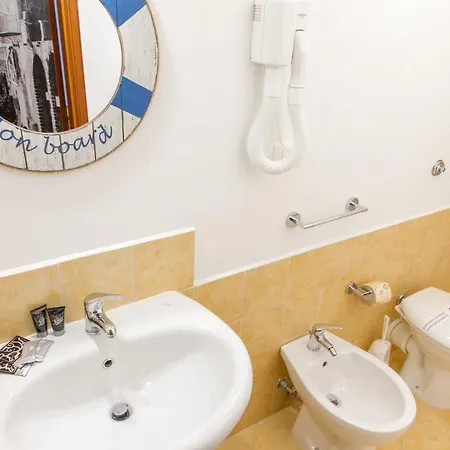 Apartment Sailor's